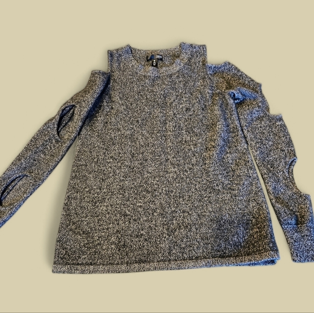Aqua 100% Cashmere sweater with cutouts Size S​​​​​